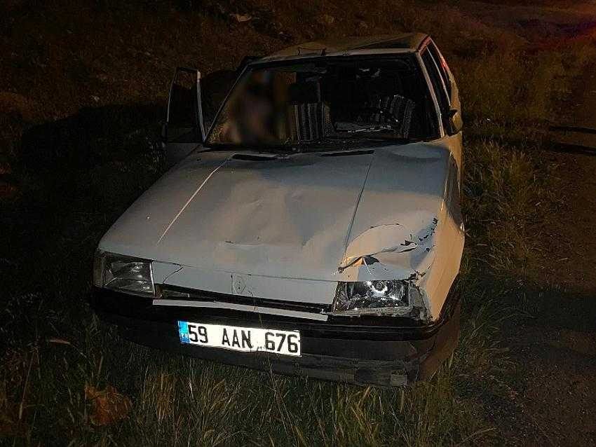 Kontrolden çıkan otomobil yayalara çarptı: 1’i ağır 2 yaralı