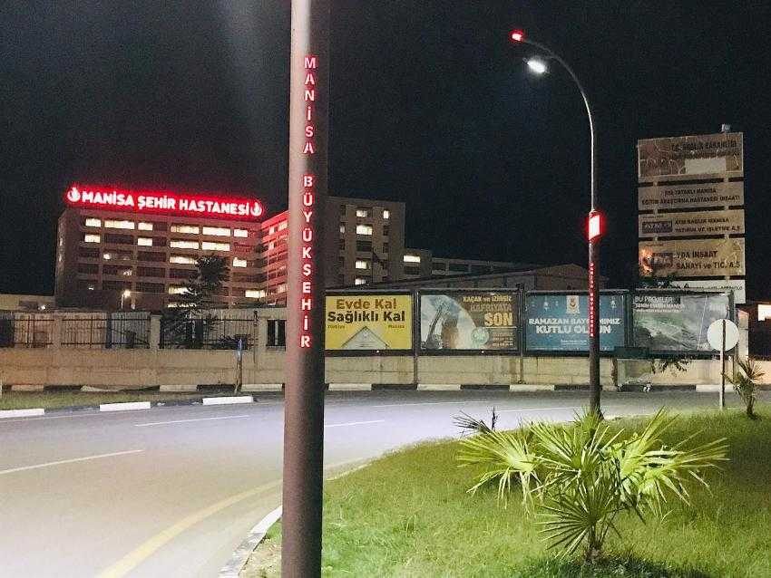 Manisa Şehir Hastanesi kavşağında aydınlatma çalışması