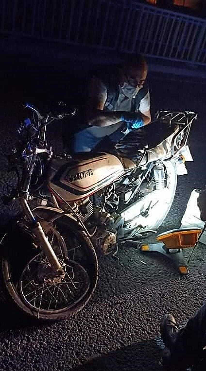 Motosiklet traktöre çarptı: 1 ölü