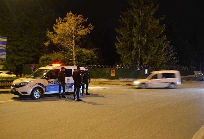 İlk kez sokağa çıkma kısıtlaması yaşanan Bolu’da, yasaklar sona erince vatandaş caddelere akın etti