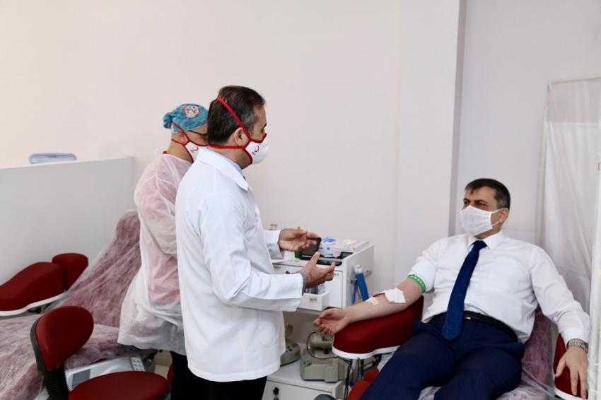 Vali Çiftçi’den 29’ncu kan bağışı