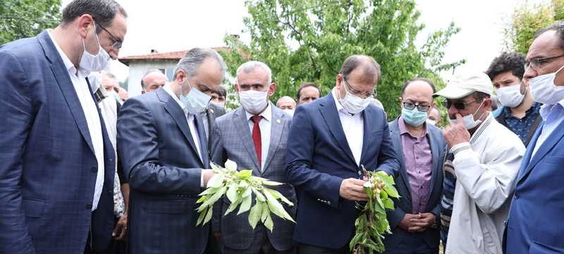 Büyükşehir afet mağduru köylünün yanında