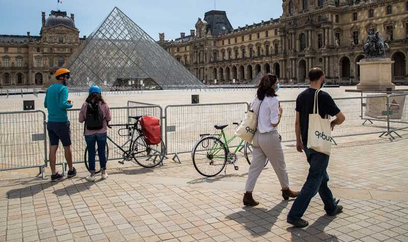 Dünyaca ünlü Louvre Müzesi, ziyarete açılıyor
