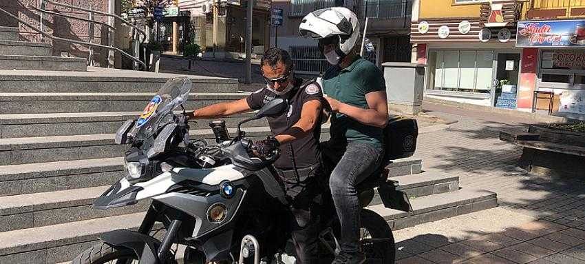 Kimliğini unuttu, polis sınava böyle yetiştirdi