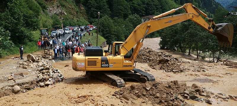 Rize-Erzurum karayolu sel nedeniyle ulaşıma kapandı