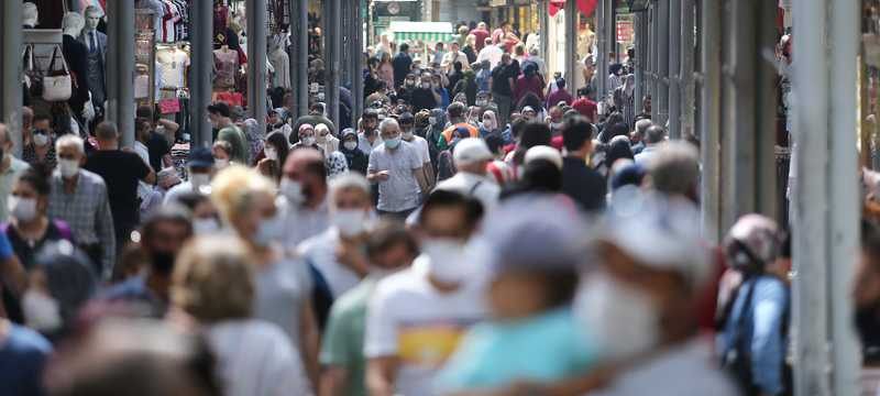 Bursa tarihi çarşıda Kurban Bayramı hareketliliği...