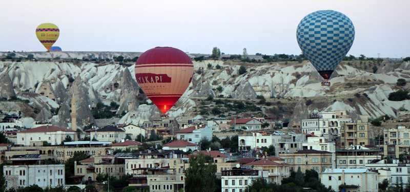 Kapadokya’da balonların gökyüzünde şenliği başladı