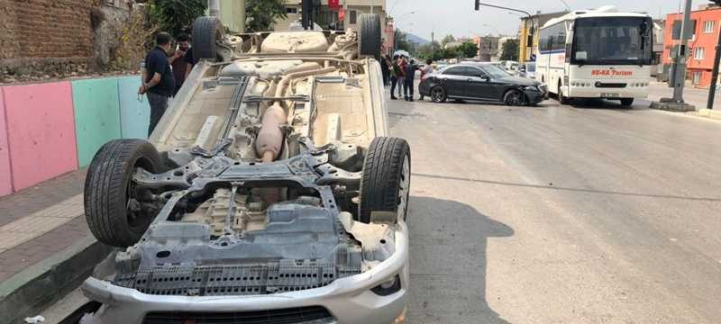 Kaza yapan oğluna gidiyordu! Aracıyla takla attı