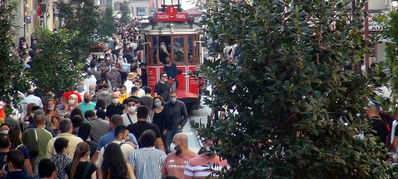 İstiklal Caddesi’nde insan seli