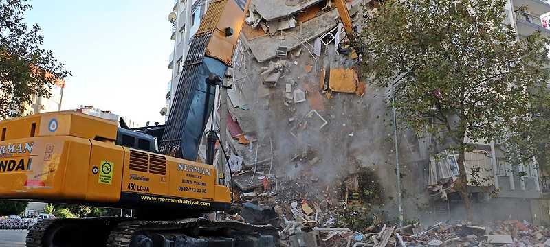 Karagül apartmanın yıkım çalışmaları başladı