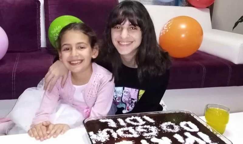 Kız kardeşleri deprem ayırdı