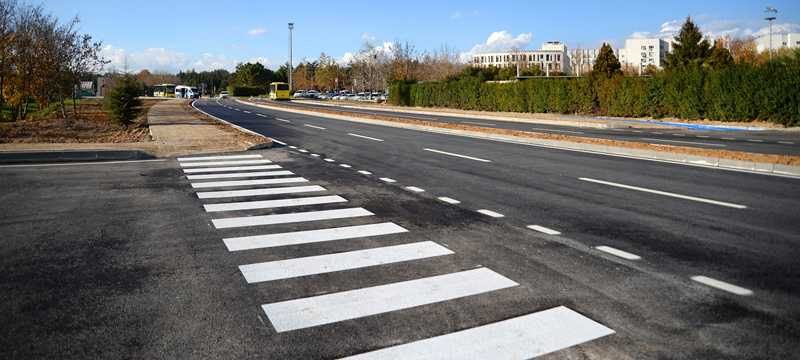 Üniversitenin yenilenen yolu trafiğe açılıyor