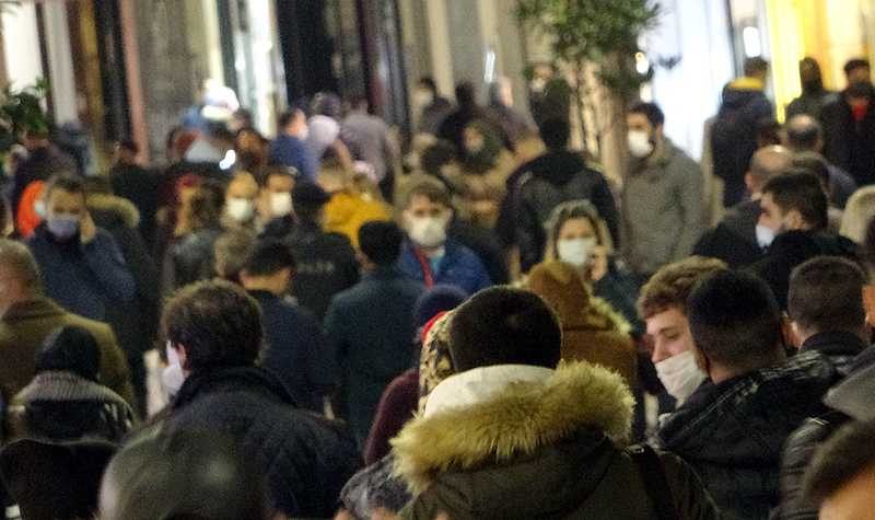 Taksim’de dikkat çeken yoğunluk