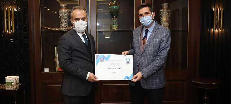Şehre değer katan personele ödül