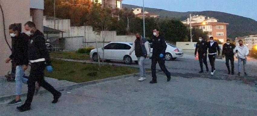 Sokağa çıkma kısıtlamasında deniz keyfi karakolda bitti