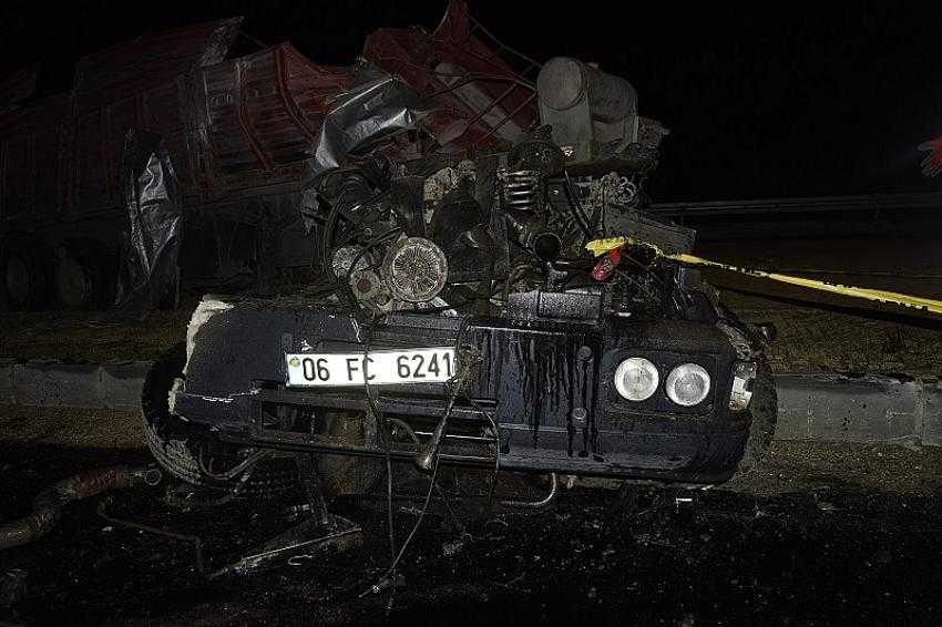 Burdur’da arpa yüklü tır yoldan çıkıp refüje girdi: 1 ölü