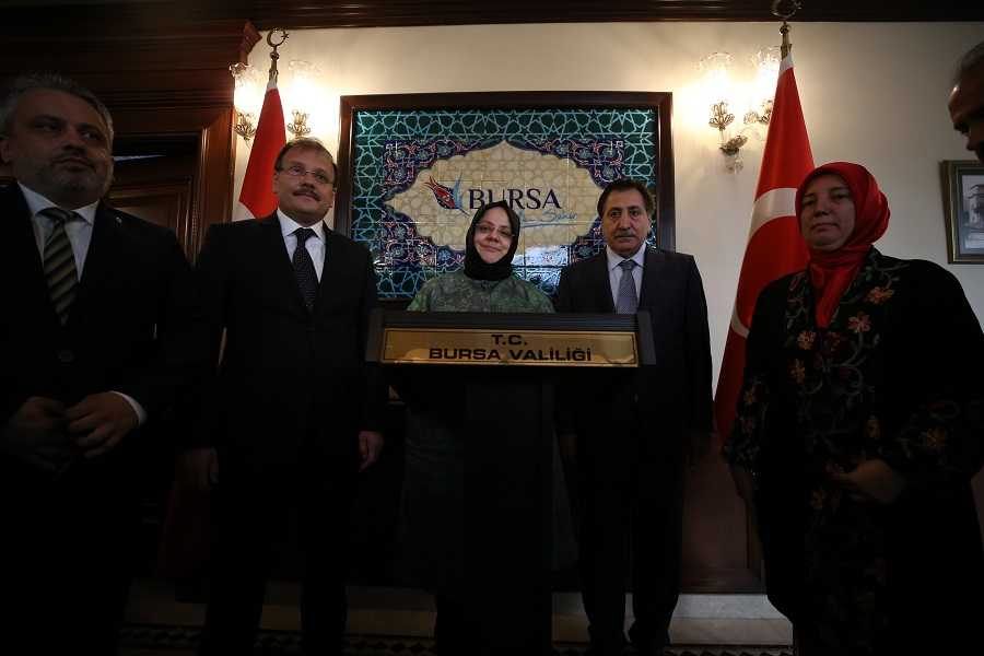 Bakan Zümrüt: 