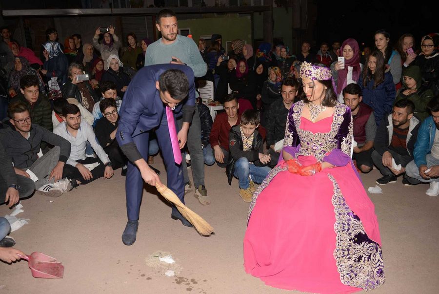 Bin yıllık geleneksel köy kınası yeniden yaşatıldı