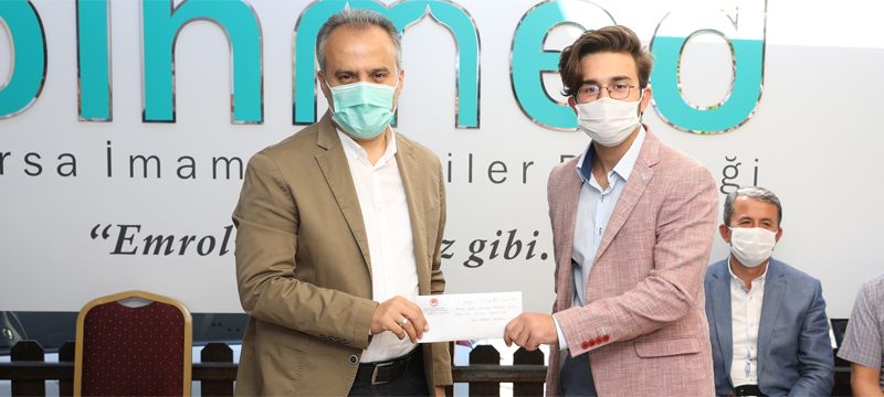 Bursa’da ‘Emanete’ sahip çıkan liseliler ödüllendirildi
