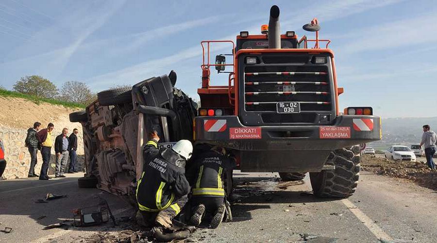 Servis minibüsünün çarptığı çocuk hayatını kaybetti