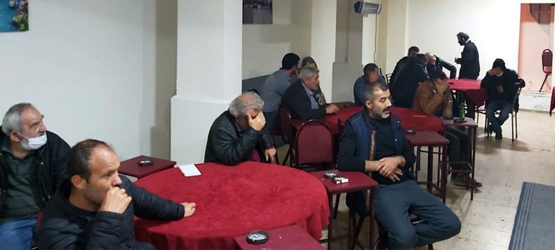 Bursa’da iki kaçak kumarhaneye baskın