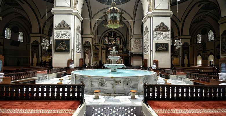 Cuma günü ve kandilde camiler kapalı