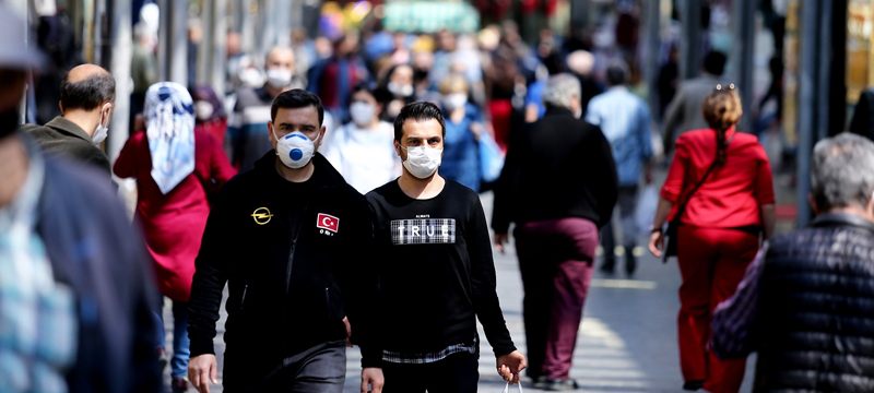 Tarihi Hanlar ve Çarşı 1 ay sonra açıldı, esnafın umudu bayram alışverişinde