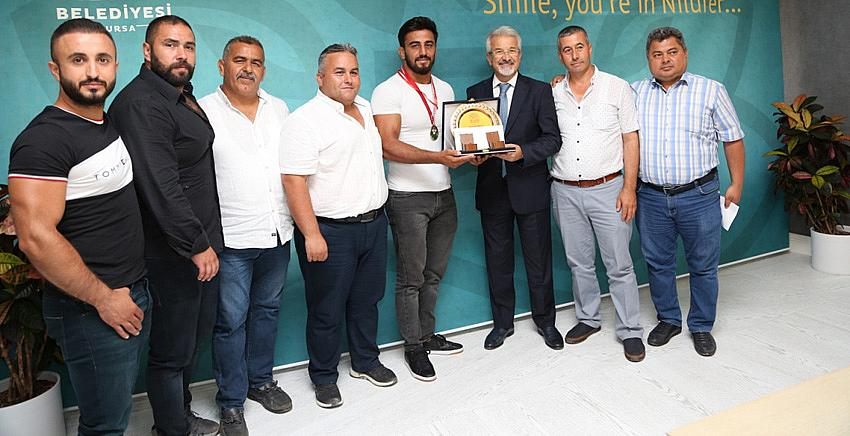 Bursa’nın gururuna Erdem’den ödül