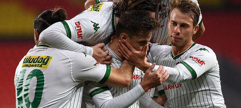 Bursaspor 4,5 sene sonra bir ilki gerçekleştirdi