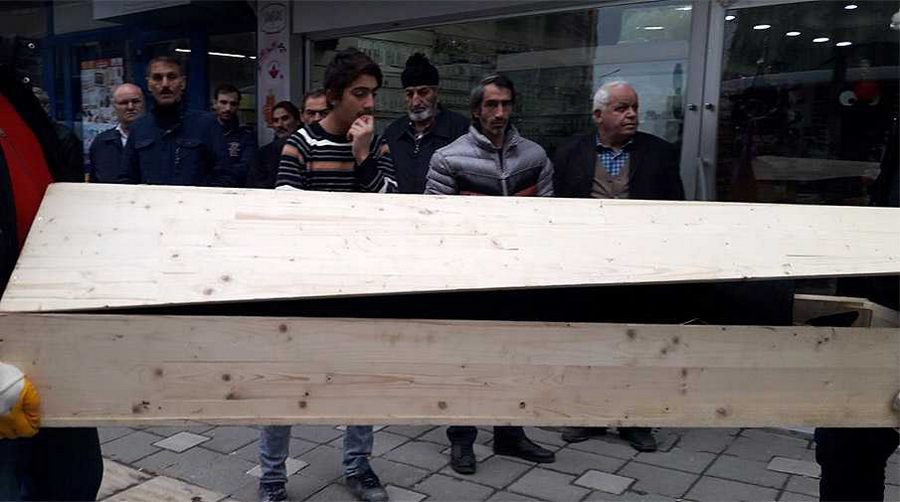 6 kişiye umut olan annenin cenazesinde gözyaşları sel oldu