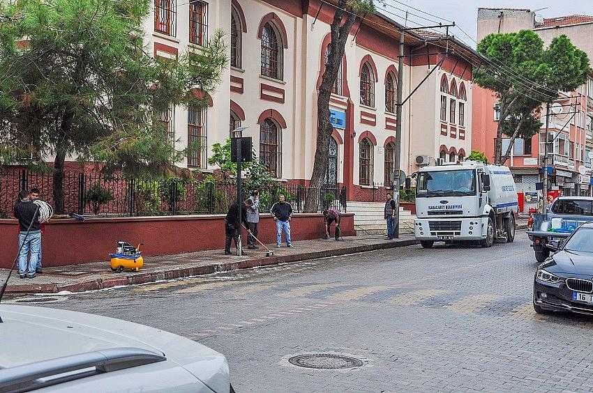Yeniden inşa edilecek okul, otopark fırsatına dönüşüyor