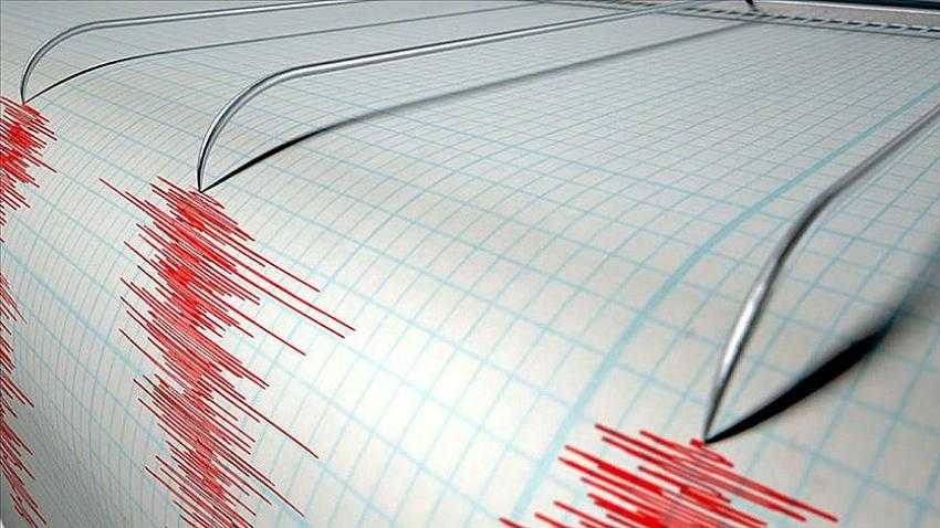 7,5 büyüklüğünde deprem! Tsunami alarmı verildi