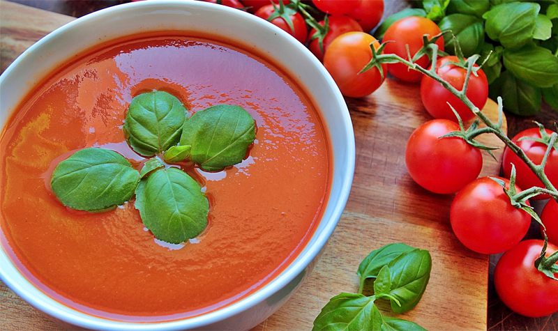 Doğal yöntemlerle üretilen domates salçası