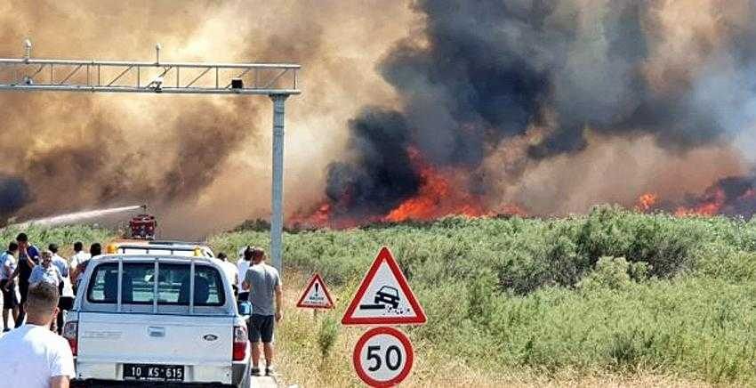 Tatil cenneti yanıyor! Yerleşim yerleri tehdit altında...