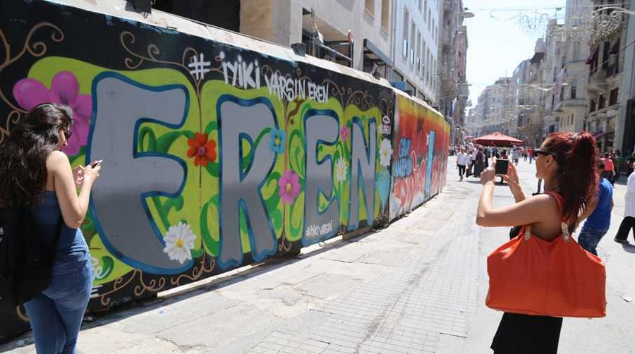 Şehit Eren Bülbül için İstiklal Caddesi