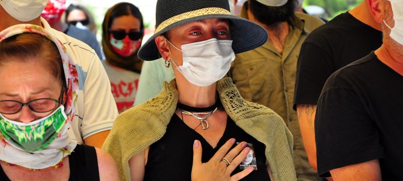 Ünlü oyuncu Demet Evgar’ın acı günü