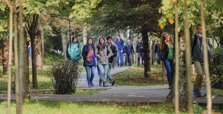 18-20 yaş aralığındaki gençlerin sokağa çıkma yasağıyla ilgili istisnalar açıklandı