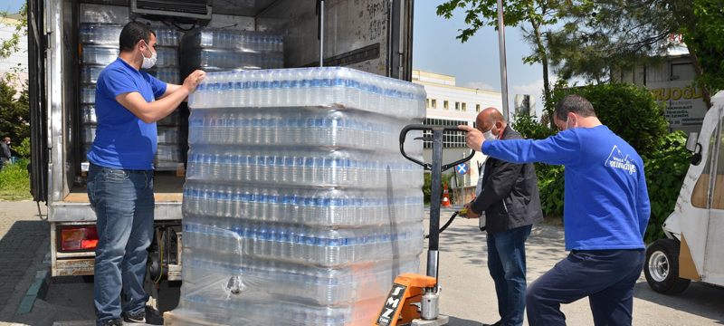 Büyükşehirden hastanelere su takviyesi
