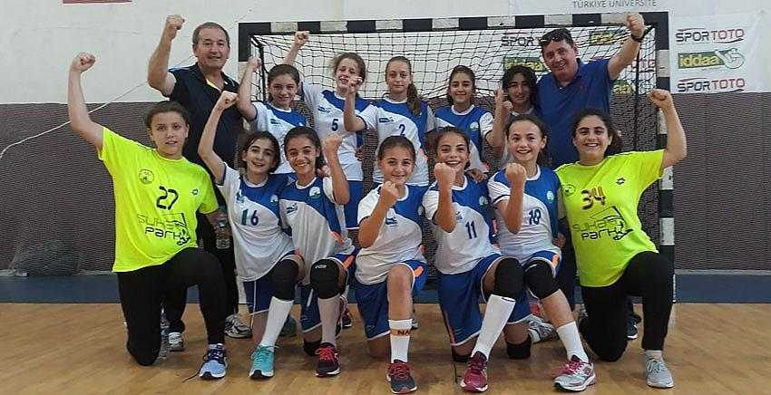 Minik Hentbolcuların şampiyonluk coşkusu