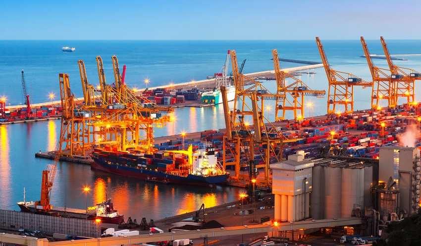 Dış ticaret açığı Nisan’da 4.56 milyar dolar oldu