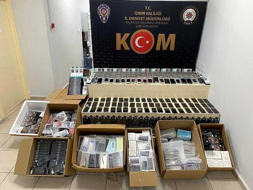 İzmir’de gümrük kaçağı 2 bin 780 adet ürün ele geçirildi