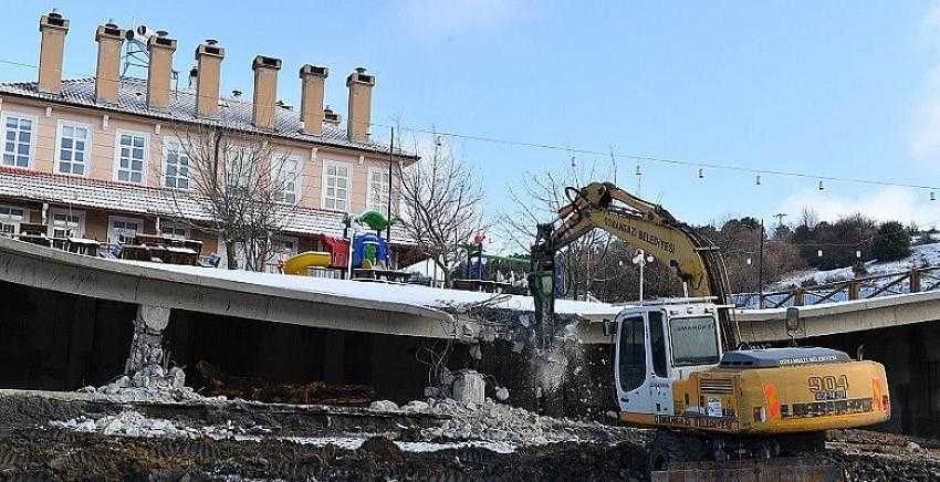 Uludağ’daki işletmenin kaçak bölümleri yıkıldı