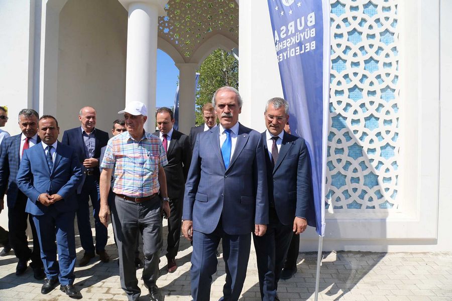 Kent mezarlığına estetik giriş takı
