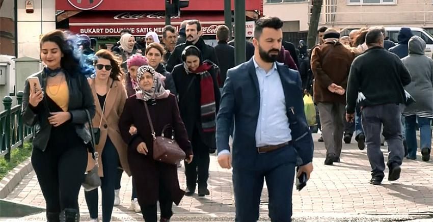 Bursa’da şiddetli lodos hayatı olumsuz etkiledi