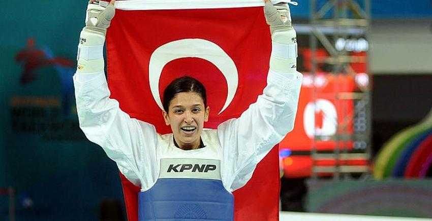 Nur Tatar’dan gümüş madalya