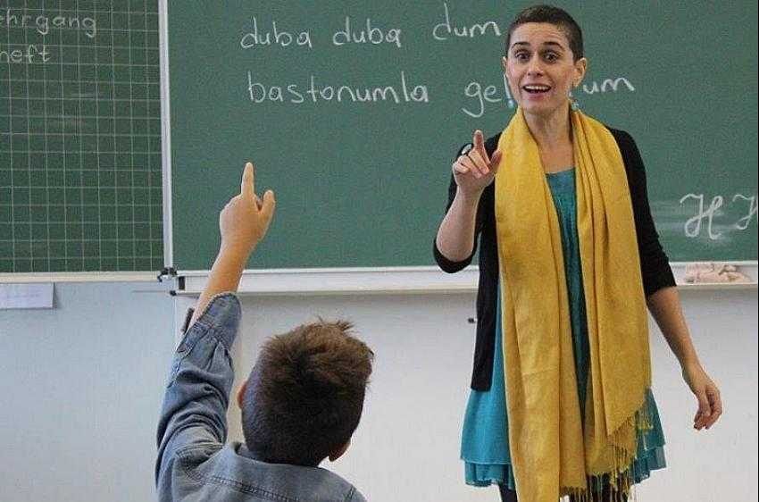 Özelde çalışan öğretmene maaş ayarı 