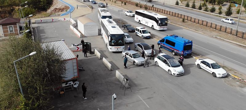 43 ilin geçiş güzergahında denetim: Tek tek durduruldu