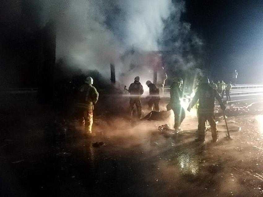 Kuzey Marmara Otoyolu’nda medikal maske yüklü tır dorsesinde yangın