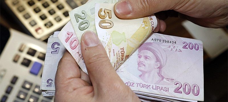 Ücretsiz izne çıkarılanlara 3 ay maaş desteği