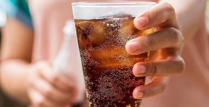   Şekerli içecekler kanser riskini artırıyor
